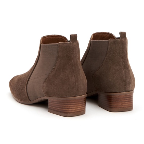 Aquatalia Falco Suede Chelsea Boots Taupe - Picture 4 of 5